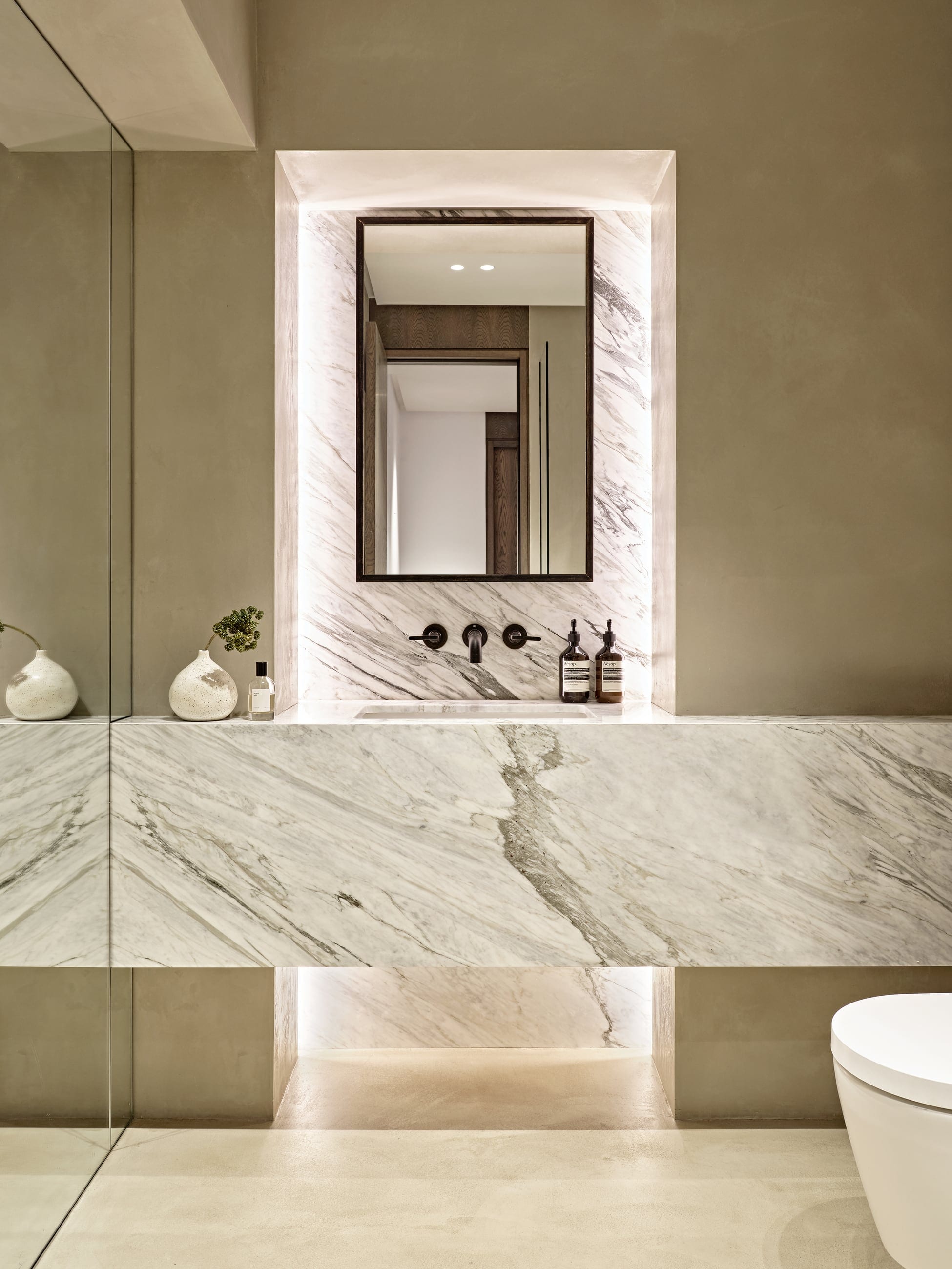 Hyde Park Apartment — interior by ALJ Studio
