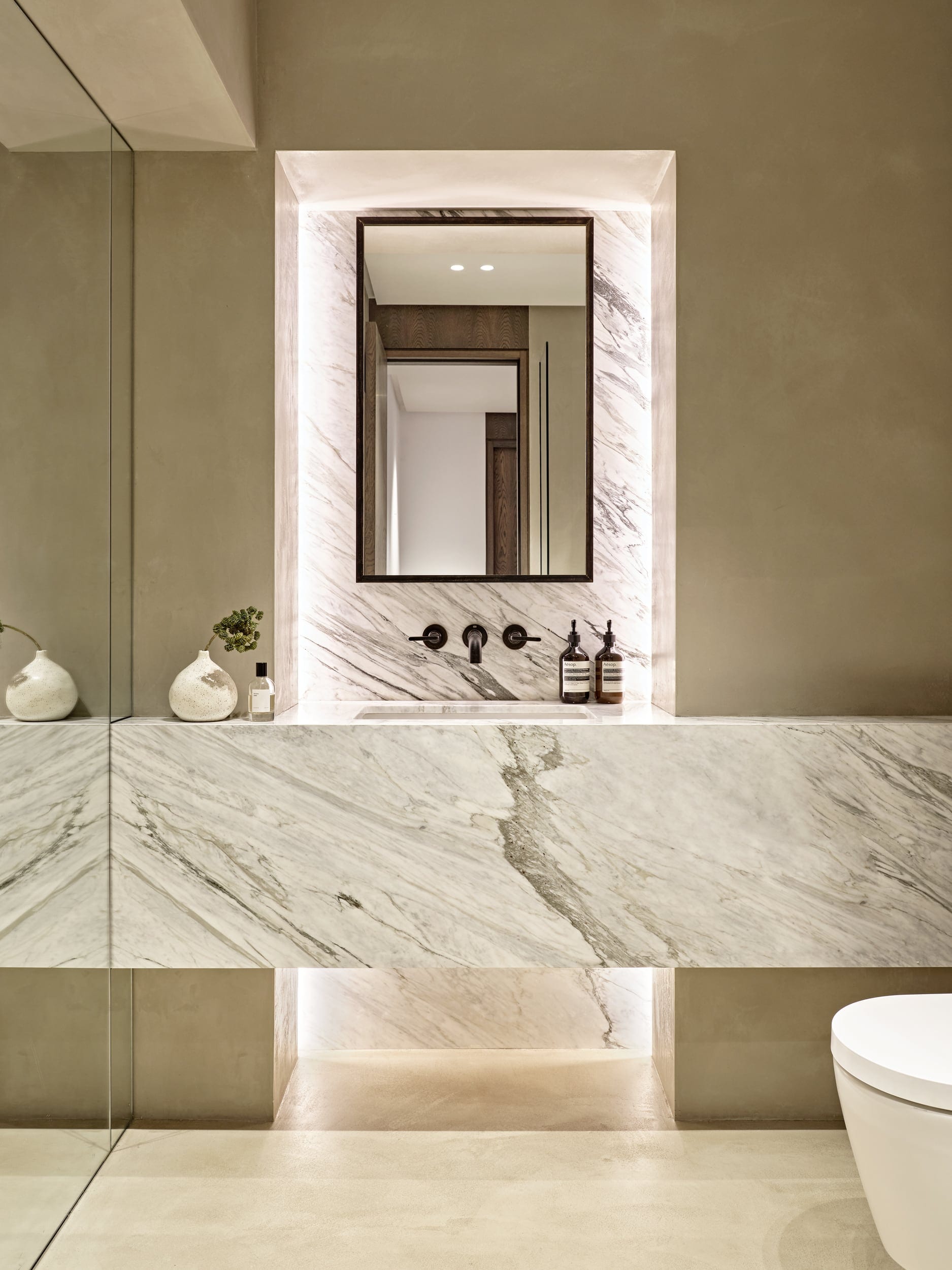 Hyde Park Apartment — interior by ALJ Studio